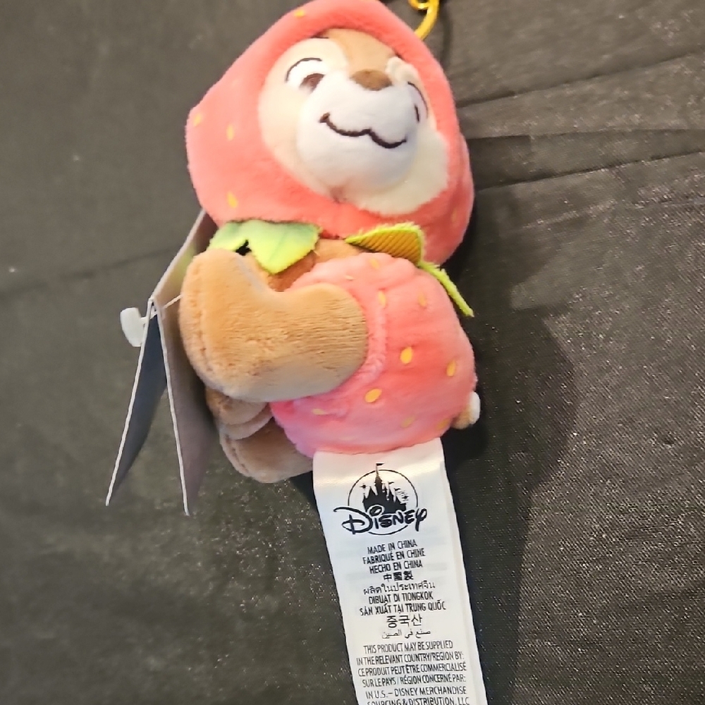 Disney Store Japan "Strawberry Collection" Chip plush keychain - Picture 5 of 6